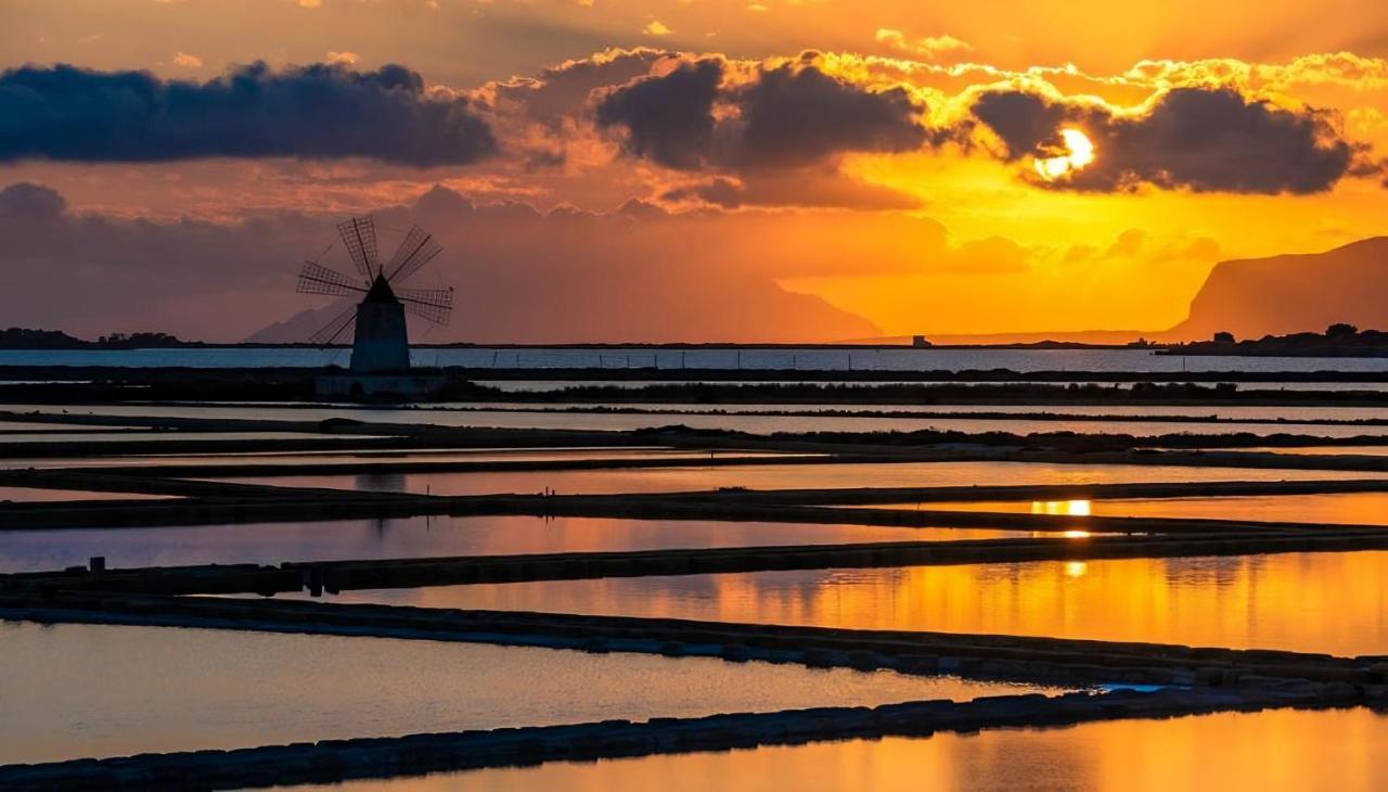 La Casa Dei Bouganville - Lo Stagnone Isole Egadi Marsala Luaran gambar